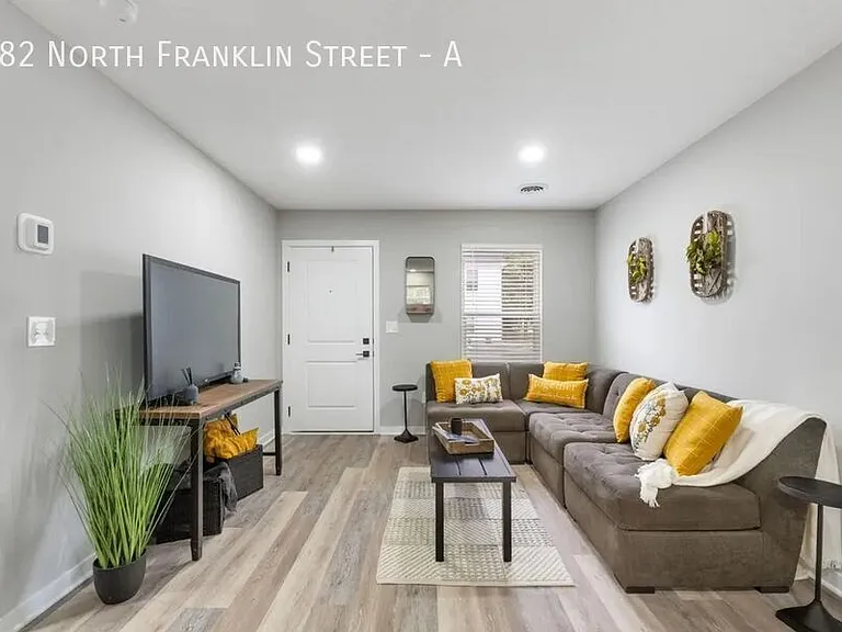 382 N Franklin St #A — Photo 3