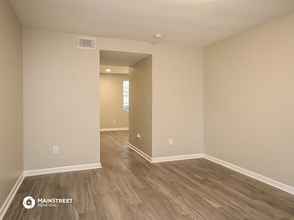 4th image of 12418 Renwick Dr