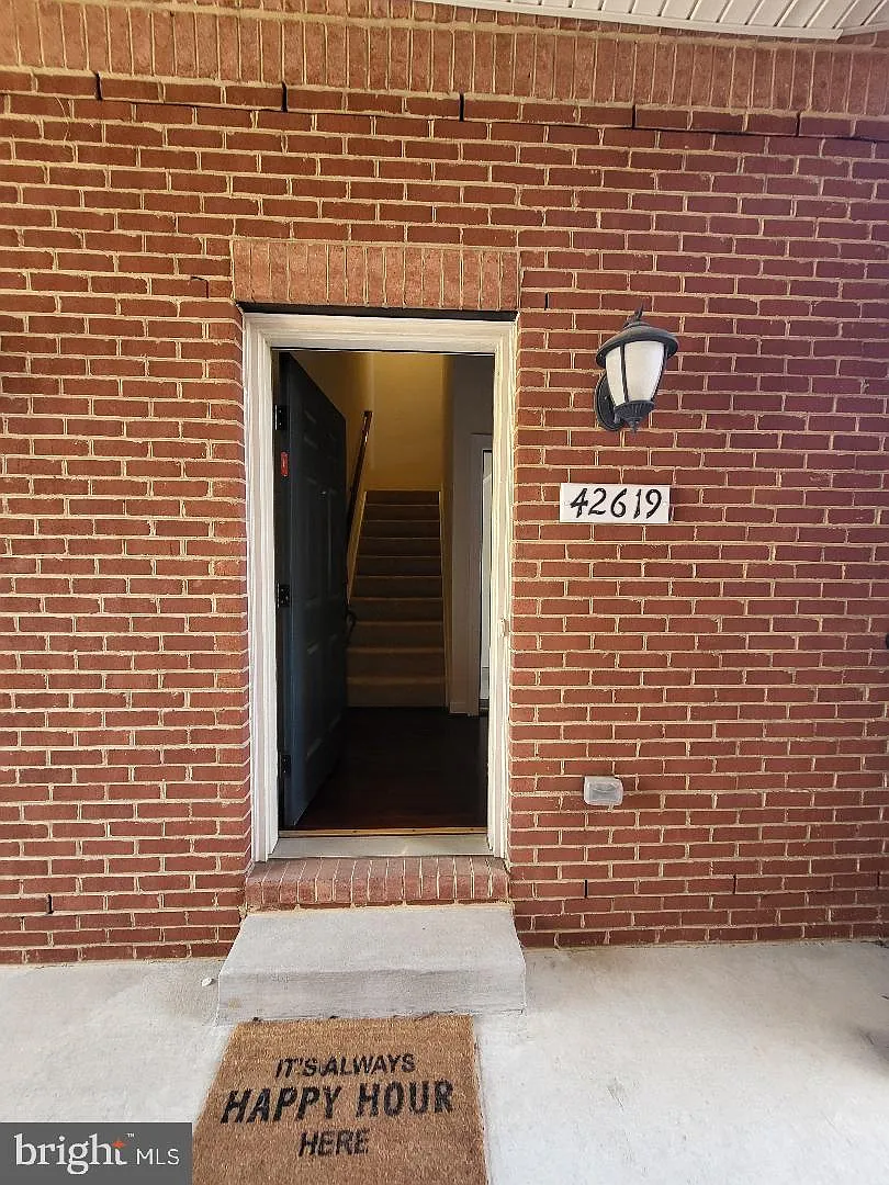 Building Photo - 42619 Capitol View Ter