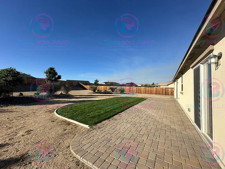 1110 Saffron Woods Way — Photo 33