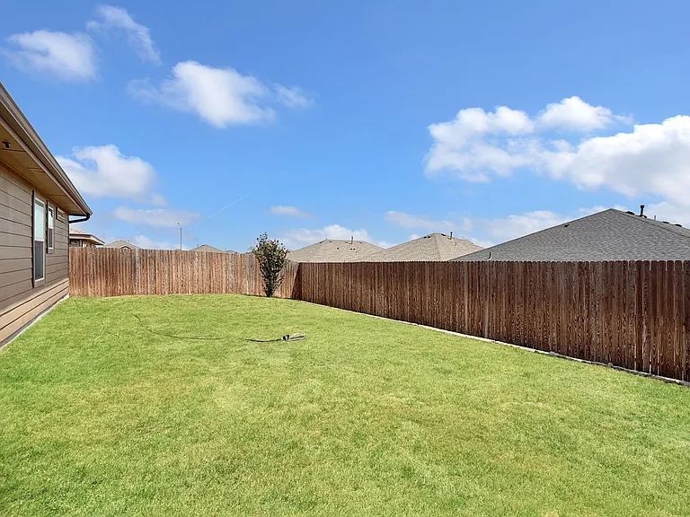 9749 Walnut Cove Dr — Photo 14