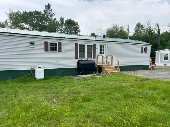 27 Cindy Lane, Dexter, ME 04930