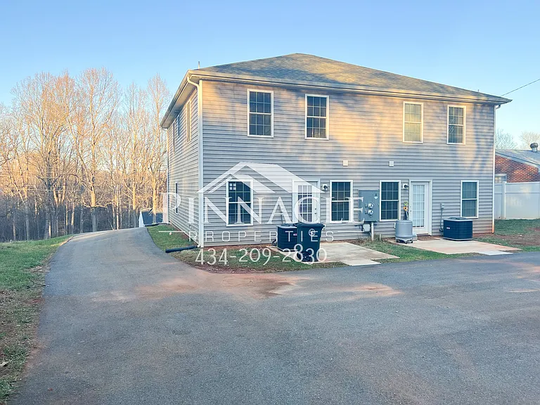 2313 Acorn St #B — Photo 21