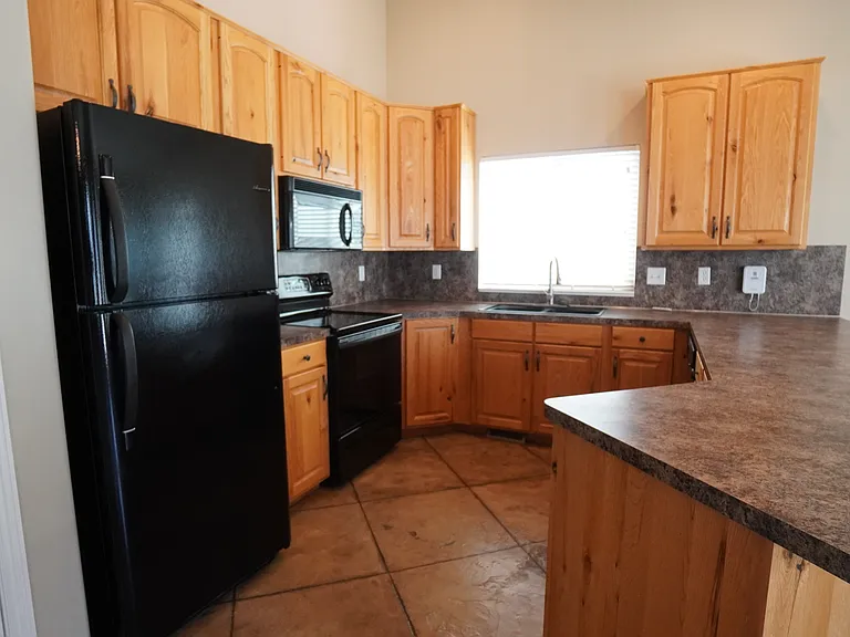 4161 Liberty Ave — Photo 10