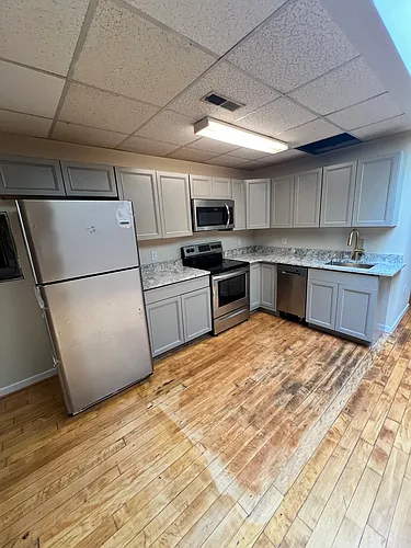 815 W Broad St #D Photo 1