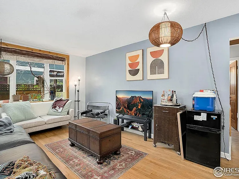 2 bed, 800 sqft, $2,600 — Photo 2