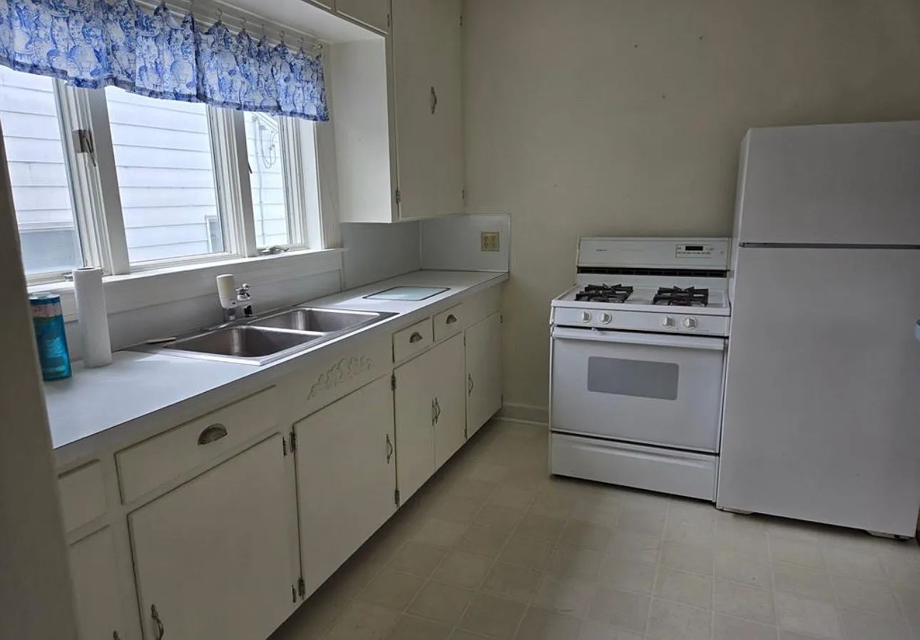 2 bed, 860 sqft, $900 — Photo 1