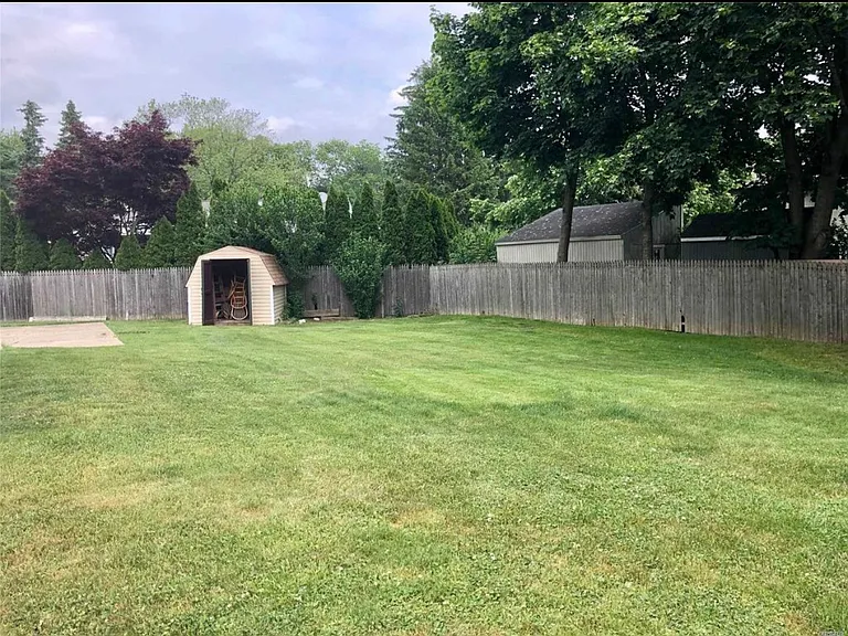 40 Yale St — Photo 5