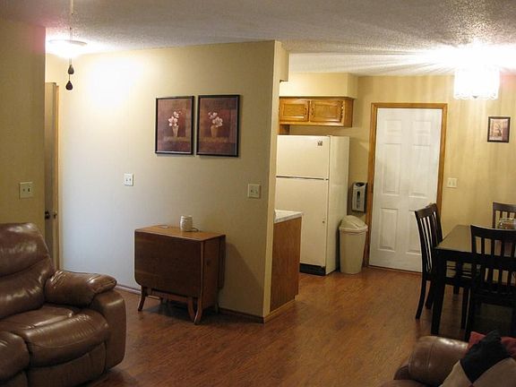 5th image of 615 Berry Ln