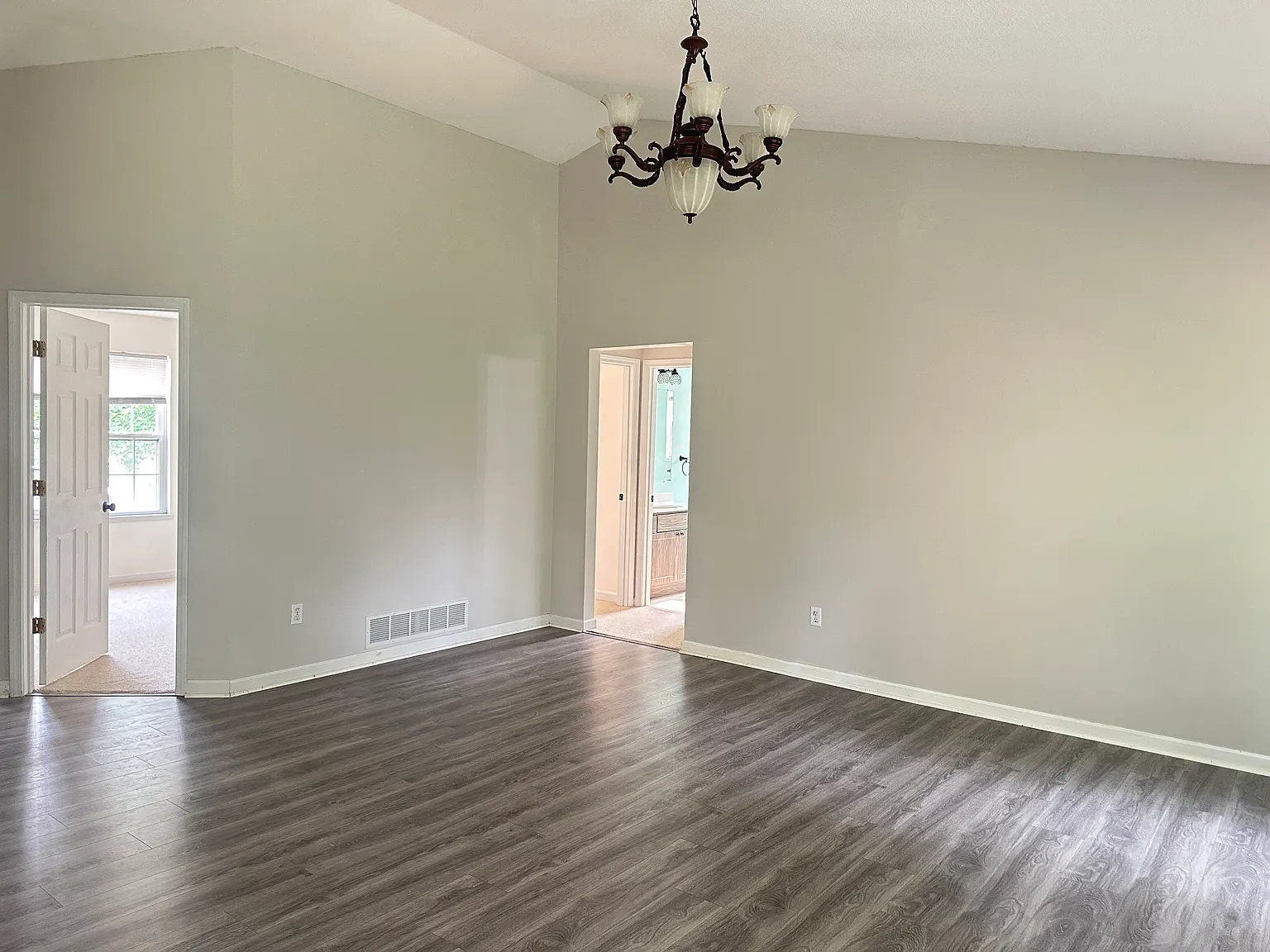 3 bed, 1418 sqft, $1,925 — Photo 3