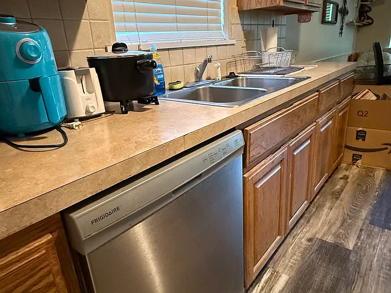 1608 Red Bud Ln — Photo 18