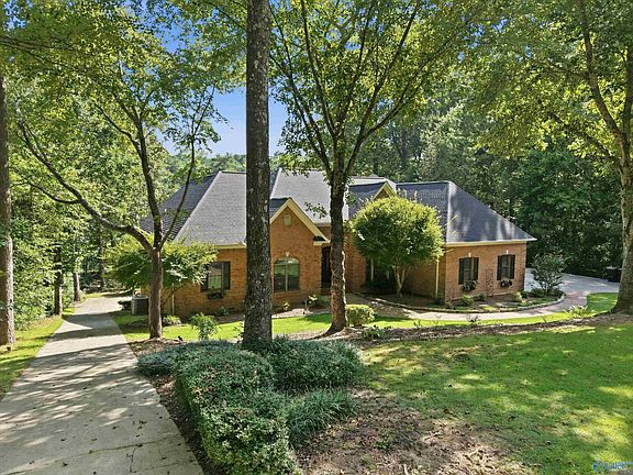 3rd image of 233 Fairway Dr