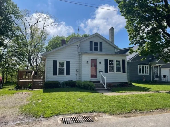 236 Chestnut St, Girard, PA 16417