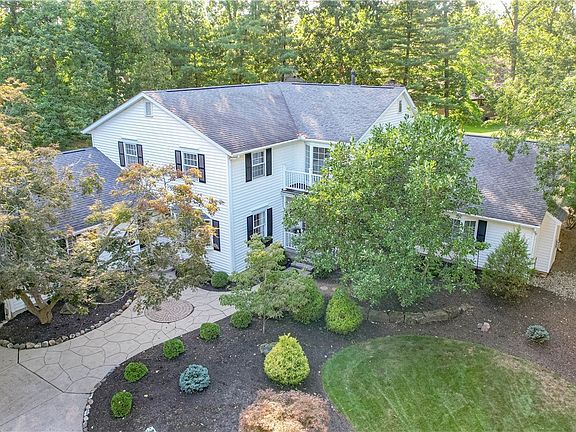 2nd image of 800 Wildwood Ct