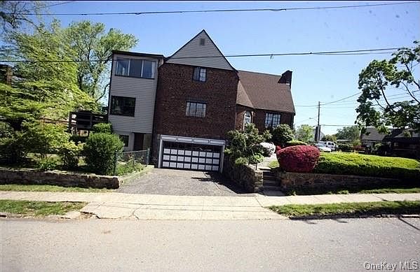1st image of 107 Dunwoodie St