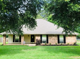 10 Fox Chase Dr, Pineville, LA 71360
