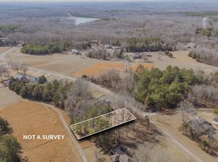 1449 Fairway Dr, Saulsbury, TN 38067