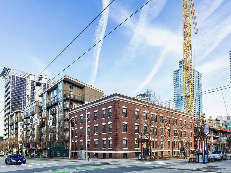 304 Bell St #21 — Photo 13