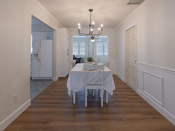 4th image of 2038 SE Monroe Street