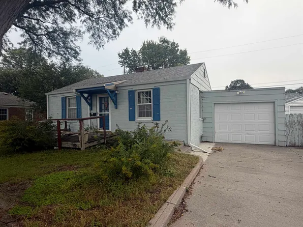 1120 N Saunders Ave, Hastings, NE 68901