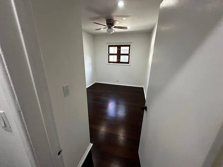 1177 N Hoover St #3/4 — Photo 14