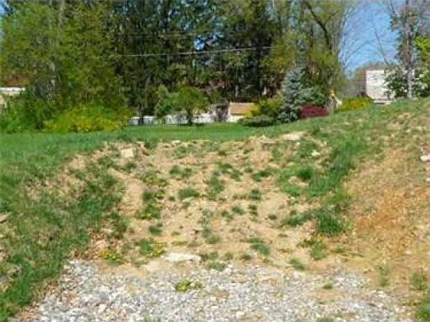 2nd image of 1111 Varner Rd