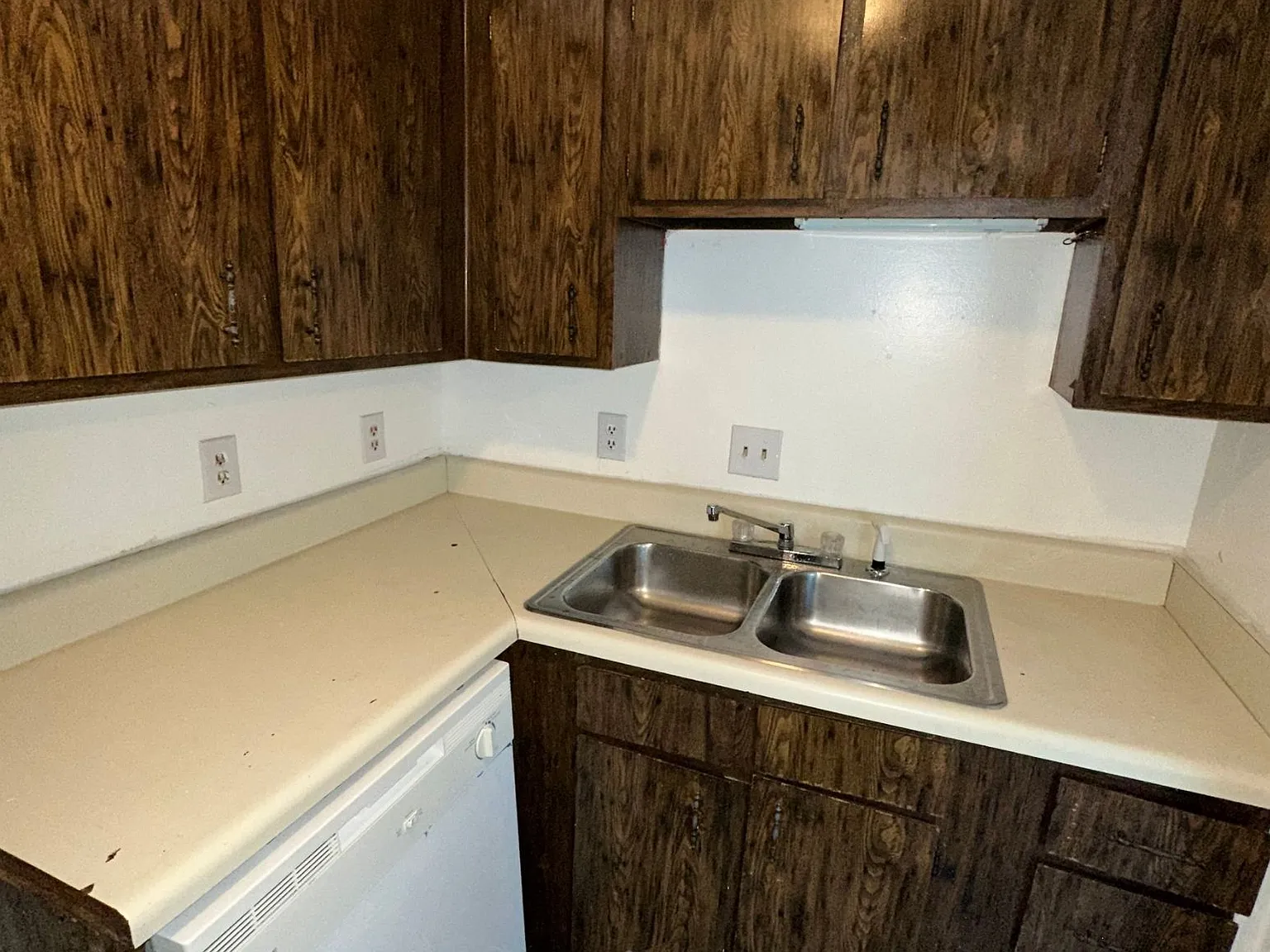 1031 Harold Drive - 1 — Photo 4