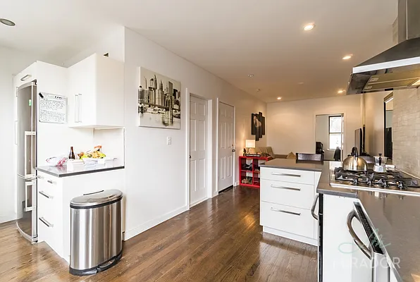 Rented by Mirador Real Estate | media 22