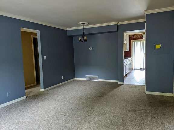4th image of 1960 Tall Oaks Dr APT 2B