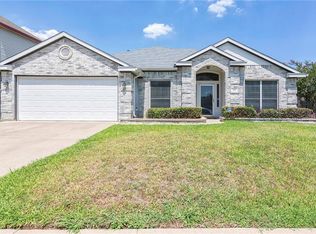 207 Chasemore Ln, Arlington, TX 76018
