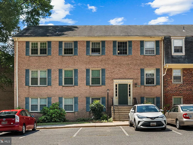 6034 Westchester Park Dr #1 — Photo 2