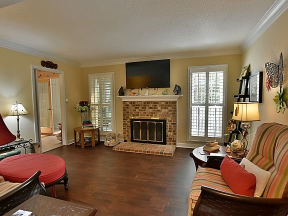 5th image of 7526 Red Oak Ln