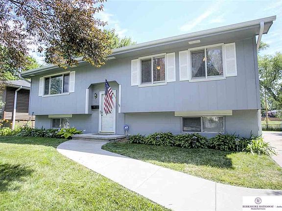 2nd image of 7623 Park View Blvd