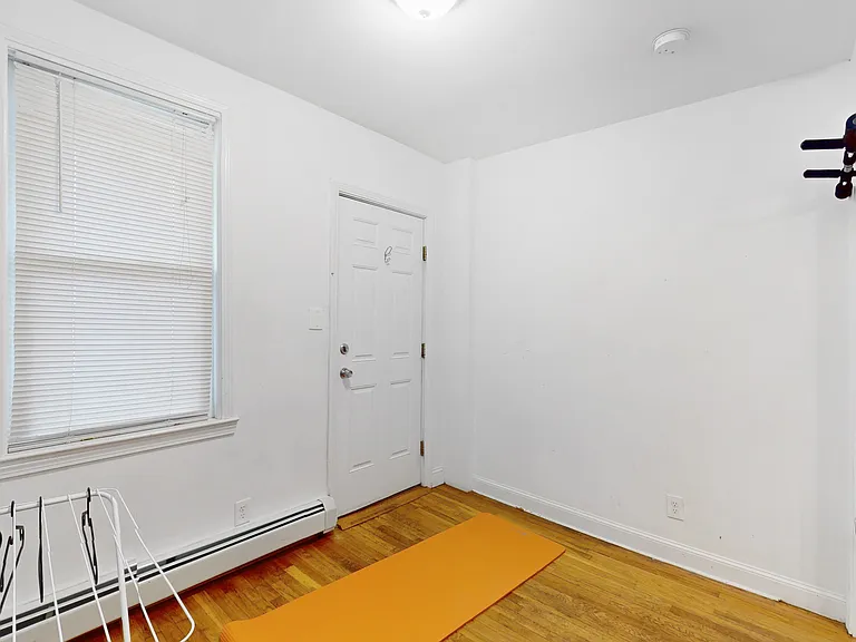 27 5th St #4 — Photo 9
