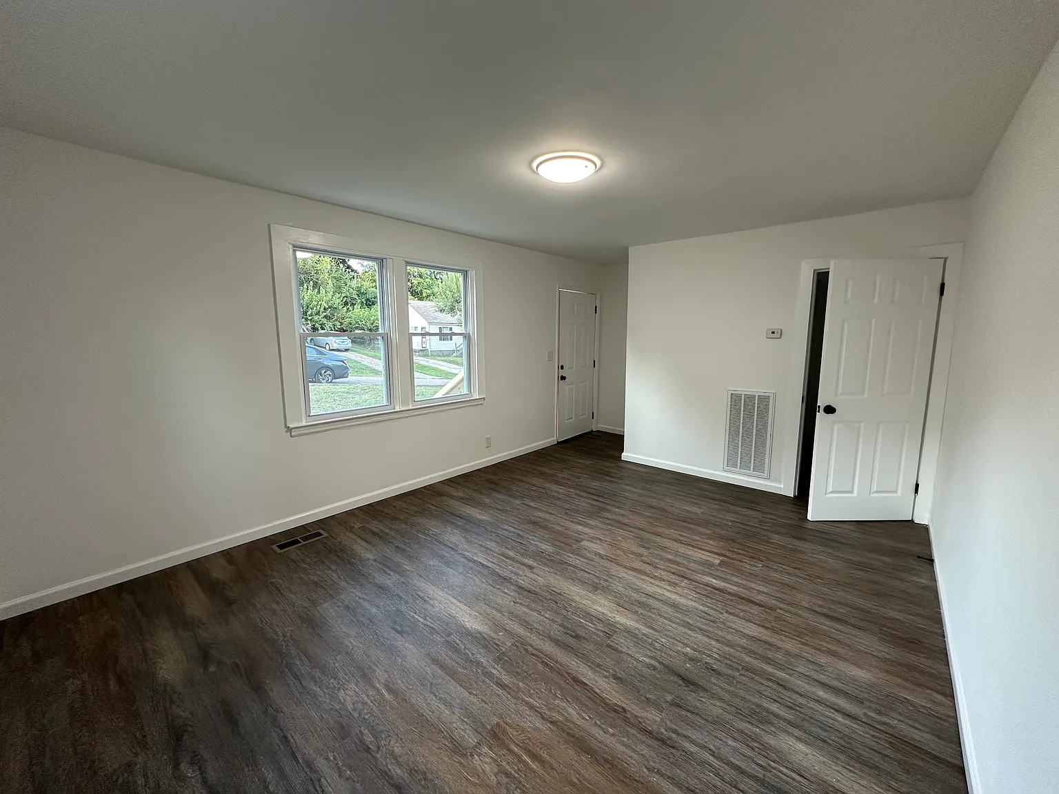 2 bed, 832 sqft, $1,600 — Photo 4