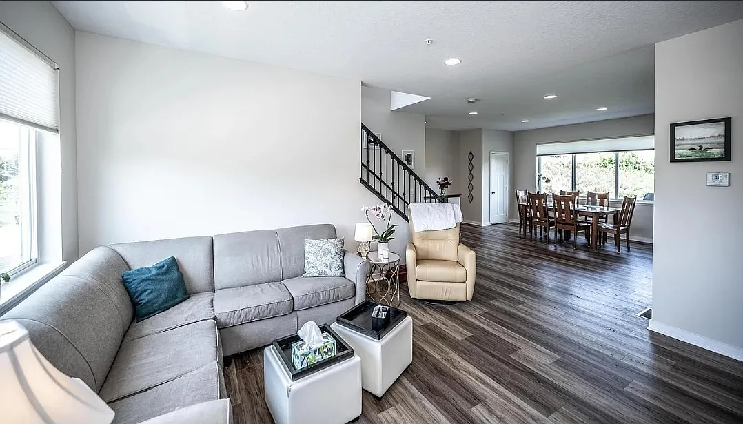 3 bed, 2009 sqft, $2,600 — Photo 3