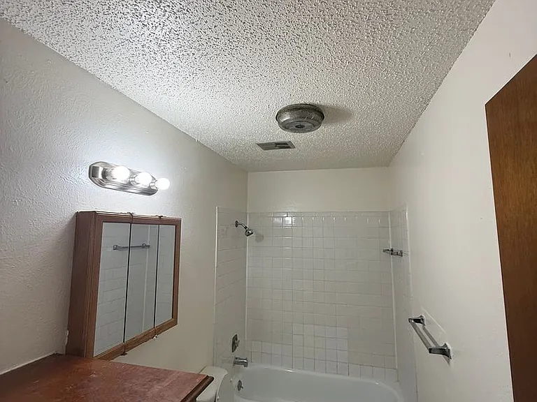 Fox Valley Apartments — Photo 57