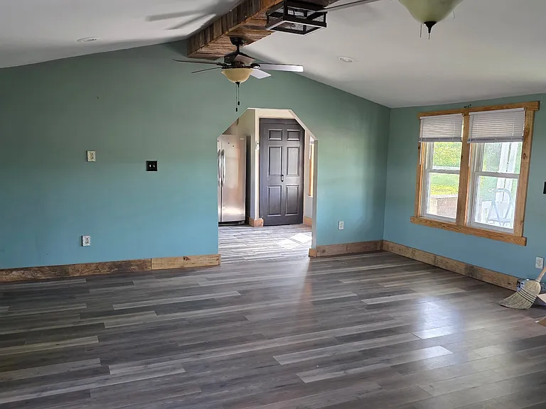 1115 Blountsville St — Photo 2