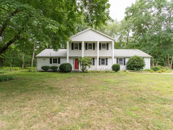 16 Crabapple Ln, Chelmsford, MA 01824