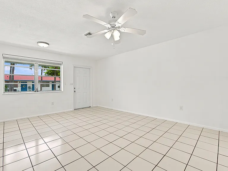 7211 Venetian St #2 — Photo 11
