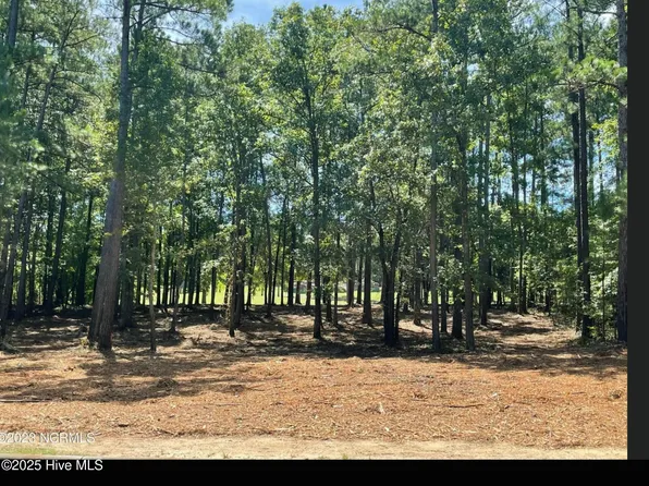 16 Kenwood Court, Pinehurst, NC 28374