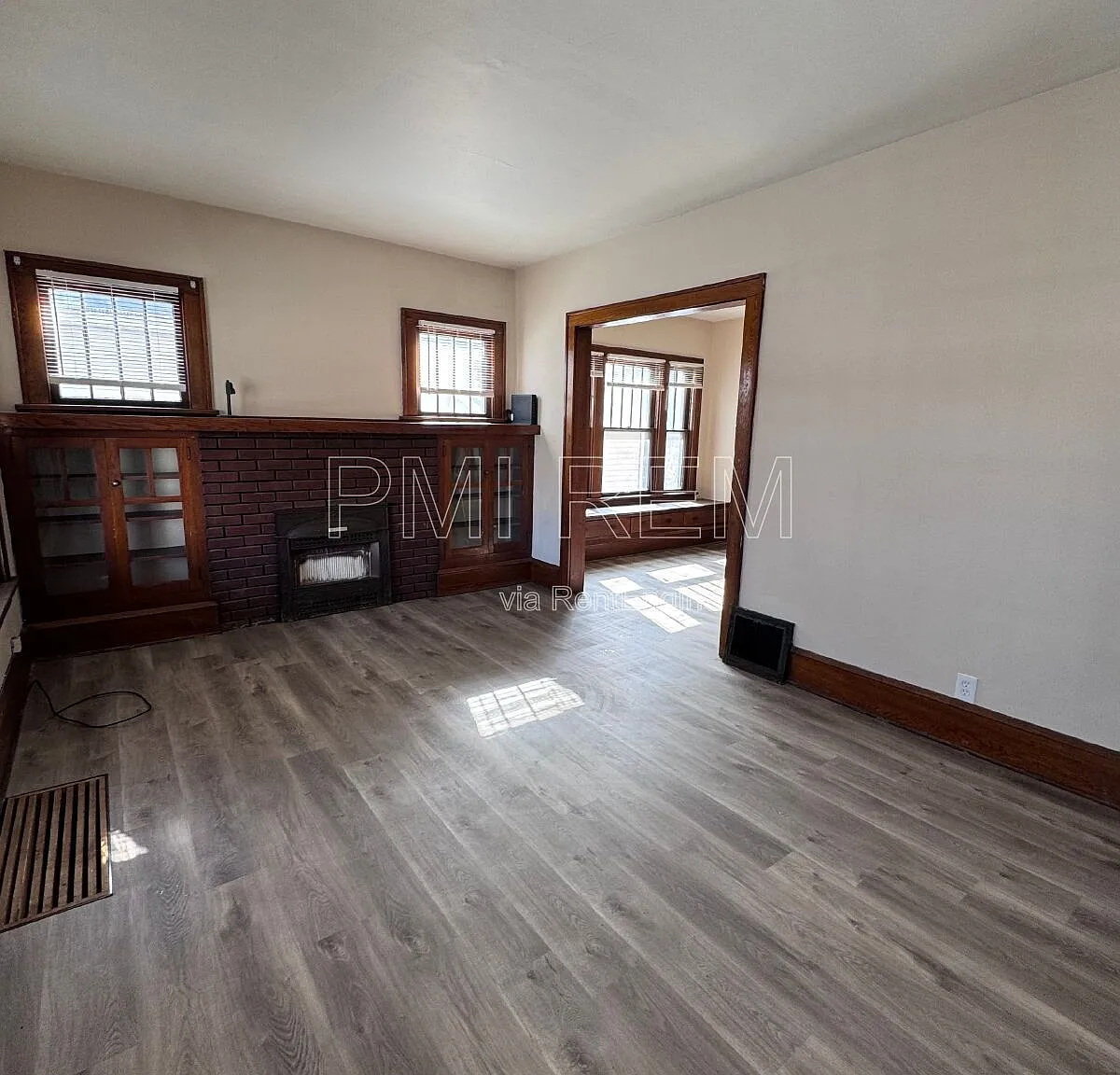 3 bed, 1.0 bath, 1224 sqft, $1,120 — Photo 3