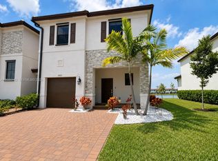 Crystal Cay, Miami, FL 33190