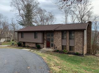 1618 Fairhill Dr, Ashland, KY 41102