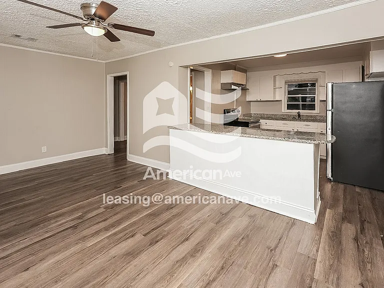 1768477_004_dining_room_14257172.jpg