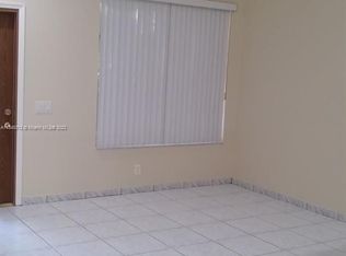 947 Falling Water Rd, Fort Lauderdale, FL 33326