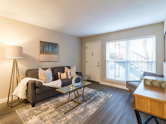 3rd image of 124 N Tucker St #1