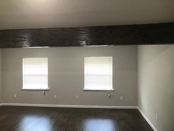 5th image of 2832 Ridgeview Ln