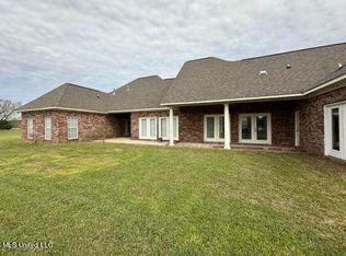 109 Dresden Pl, Raymond, MS 39154