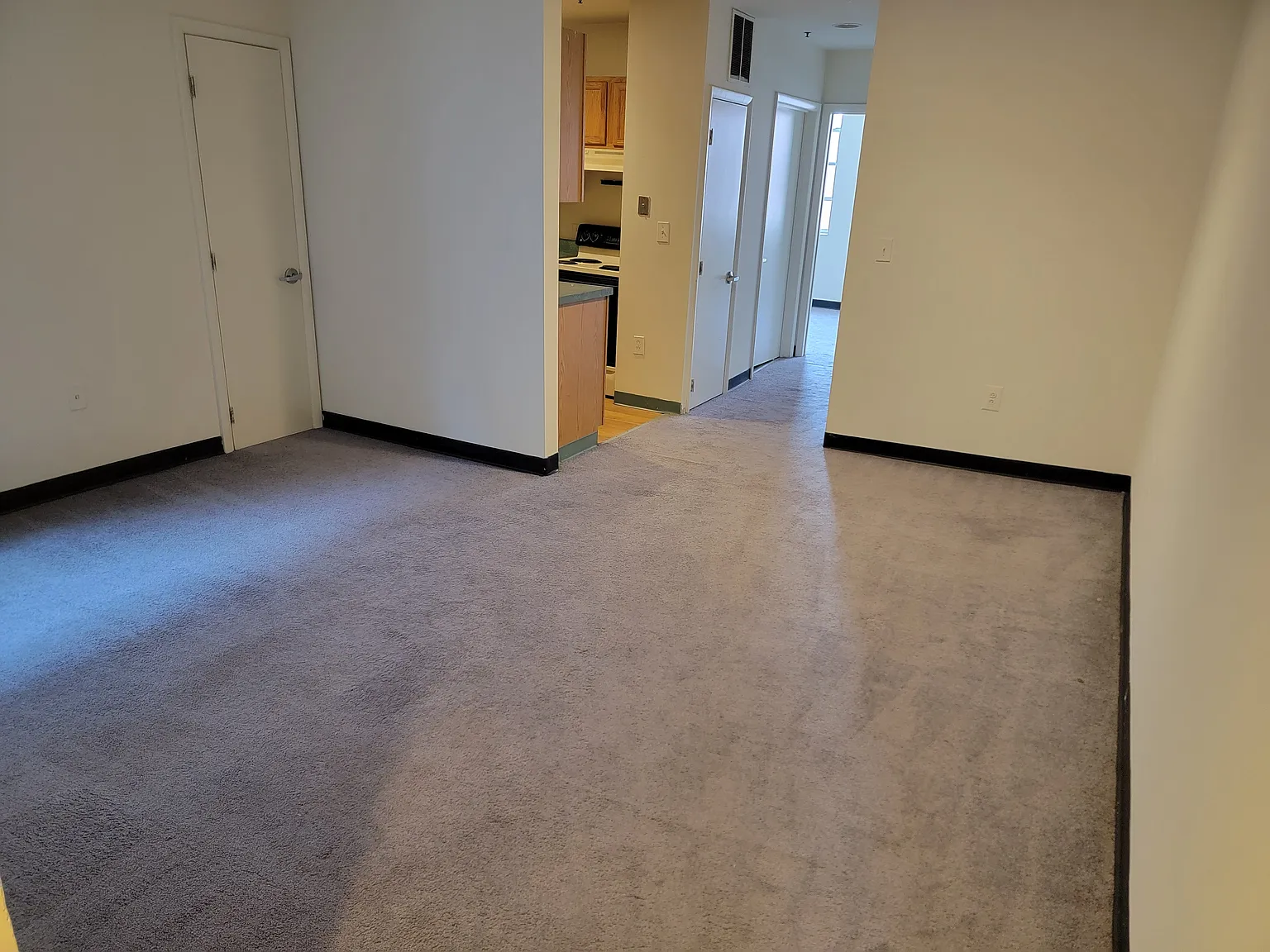 1 bed, $1,375 — Photo 4